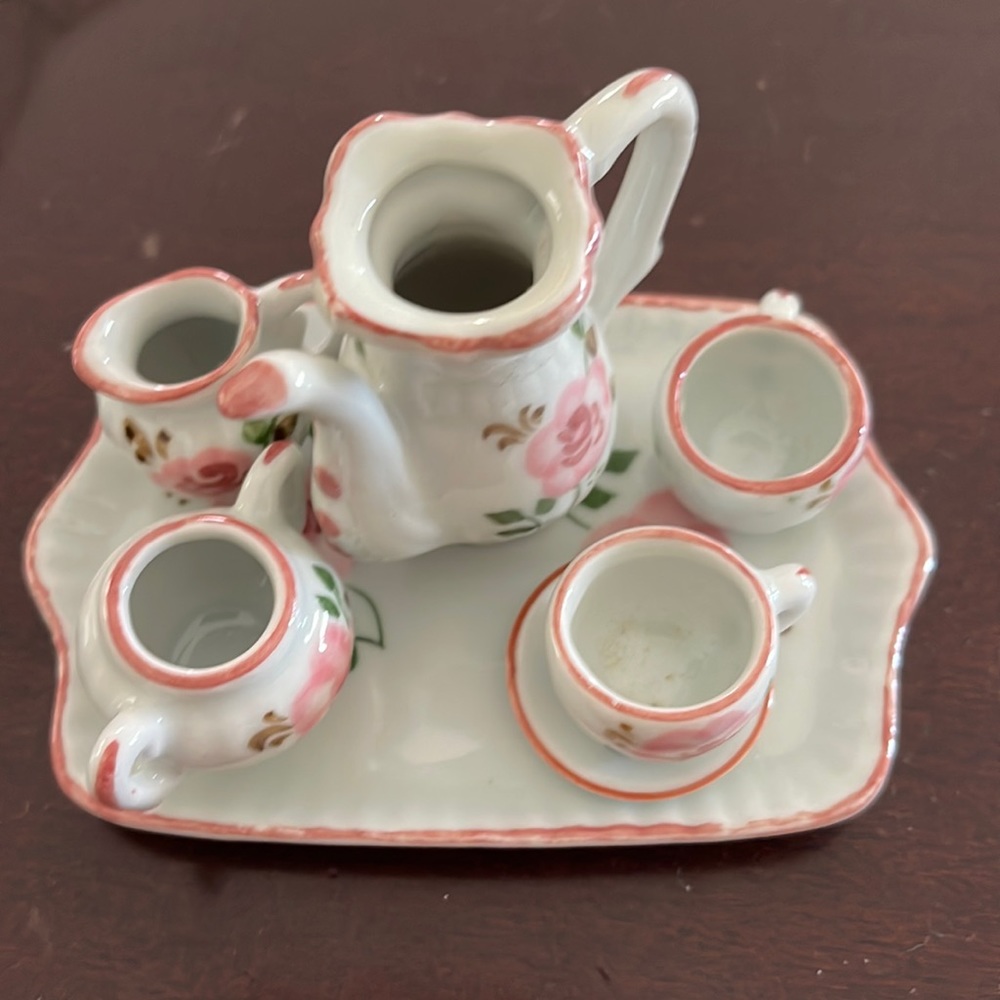 Miniature set